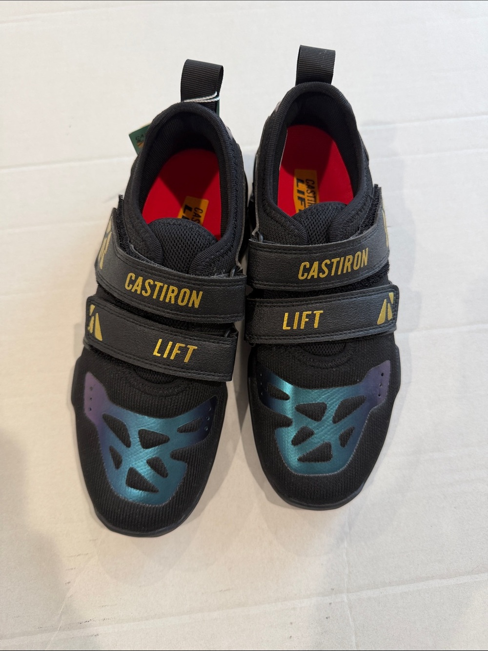Castiron weightlifting shoe .